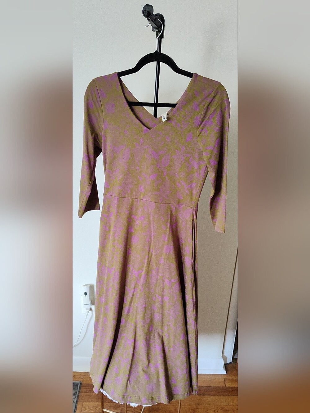 Pact Olive Green Floral Midi Dress - Women's - Size Medium - NEW with tags!